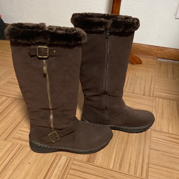 Brown boots with “fur” - Picture 2 of 8